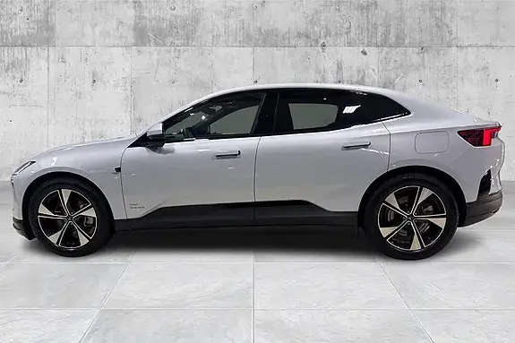 Polestar 4 2025 photo 2