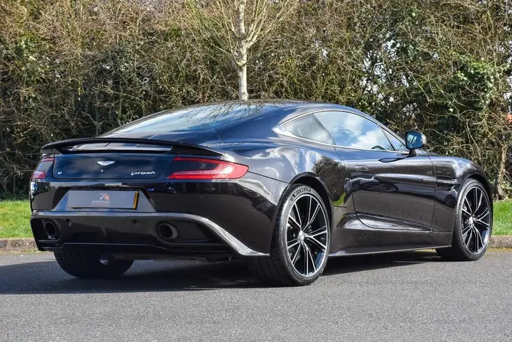 Aston Martin Vanquish 2013 photo 2