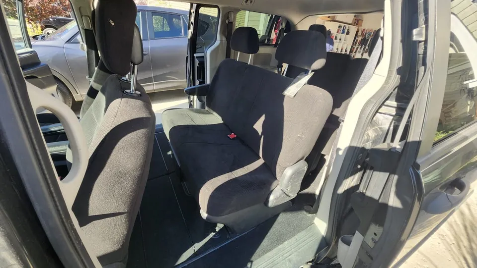 Dodge Caravan 2012 photo 4