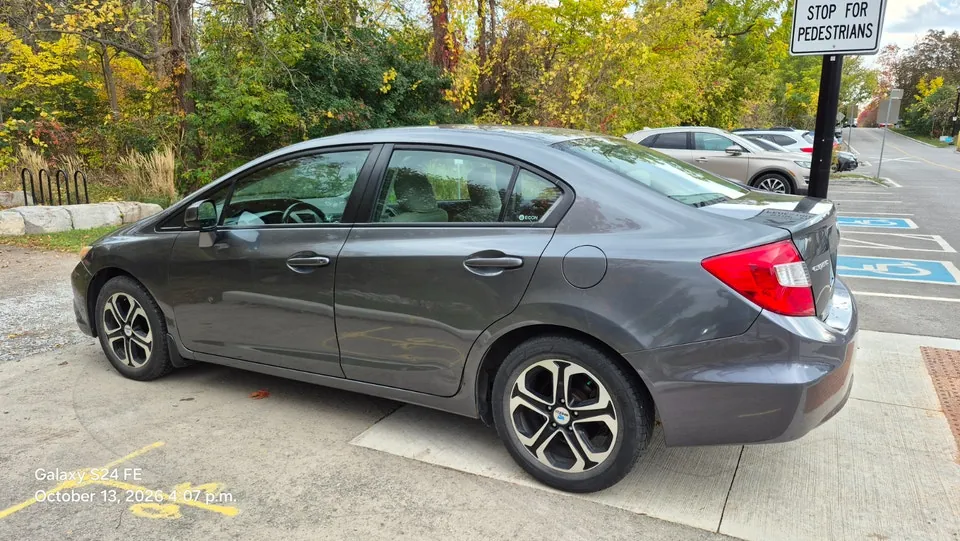Honda Civic 2012 photo 2