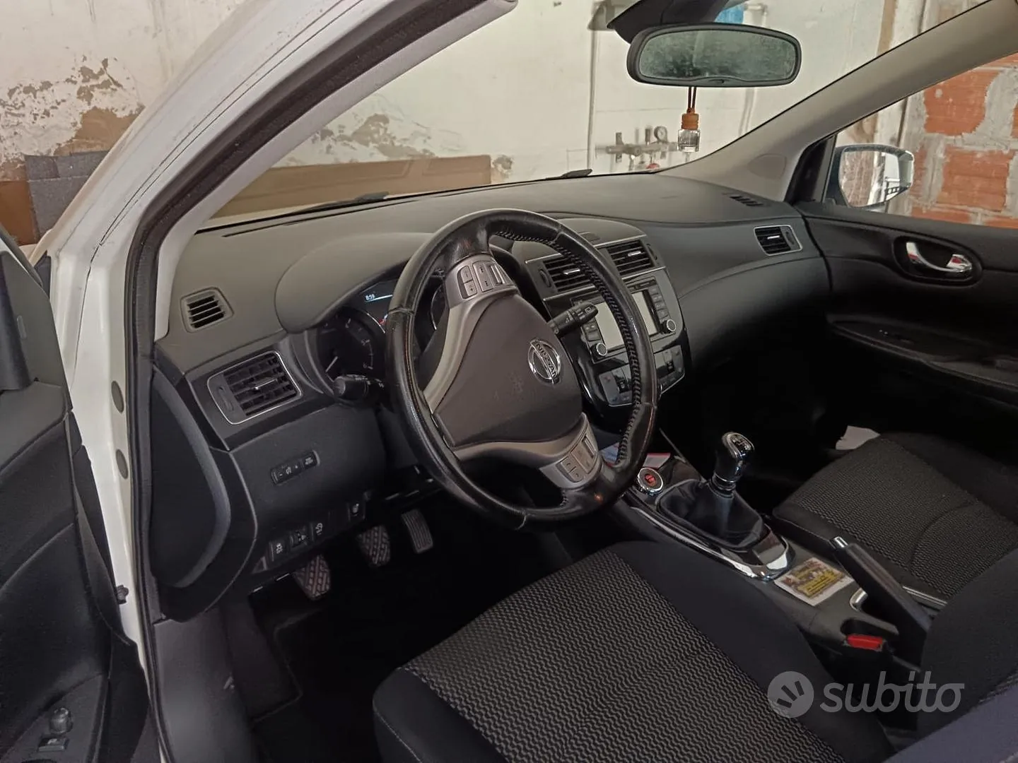 Nissan Pulsar 2014 photo 5