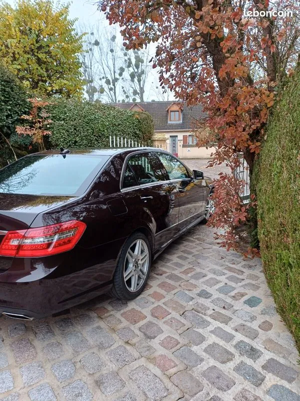 Mercedes-Benz E-Class 2011 photo 2