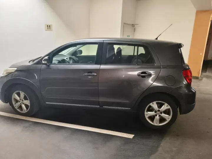 Toyota Urban Cruiser 2009 photo 2