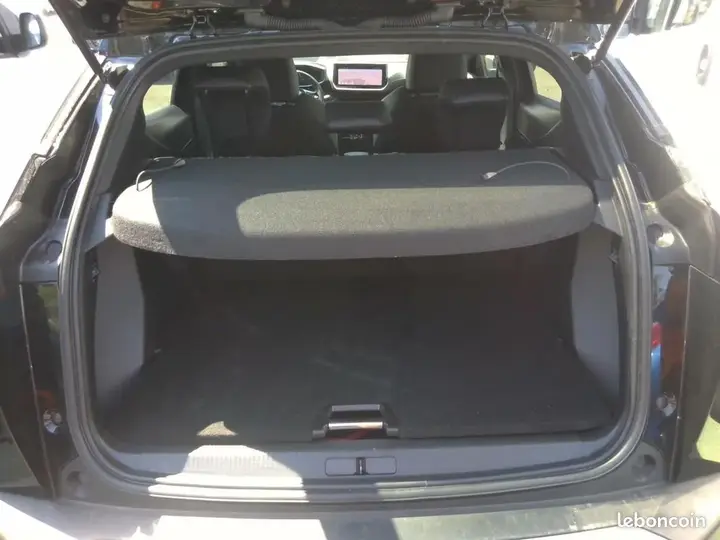 Peugeot 2008 2025 photo 4