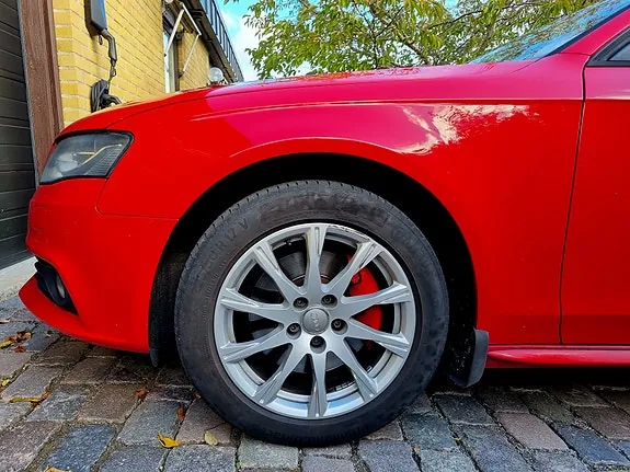Audi A4 2010 photo 3