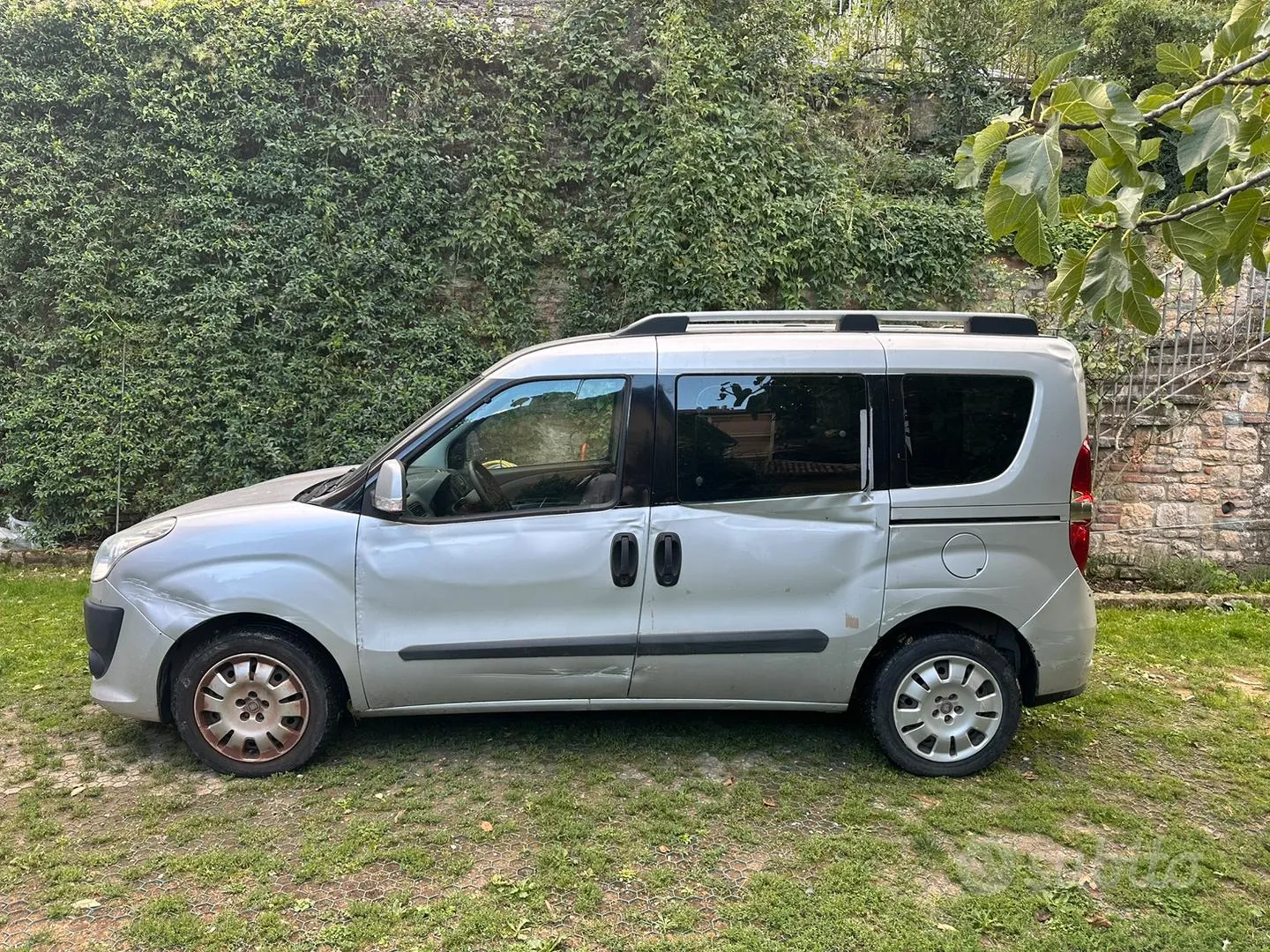 Fiat Doblo 2012 photo 2