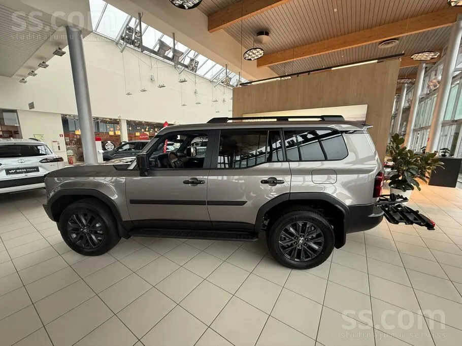 Toyota Land Cruiser 2026 photo 3