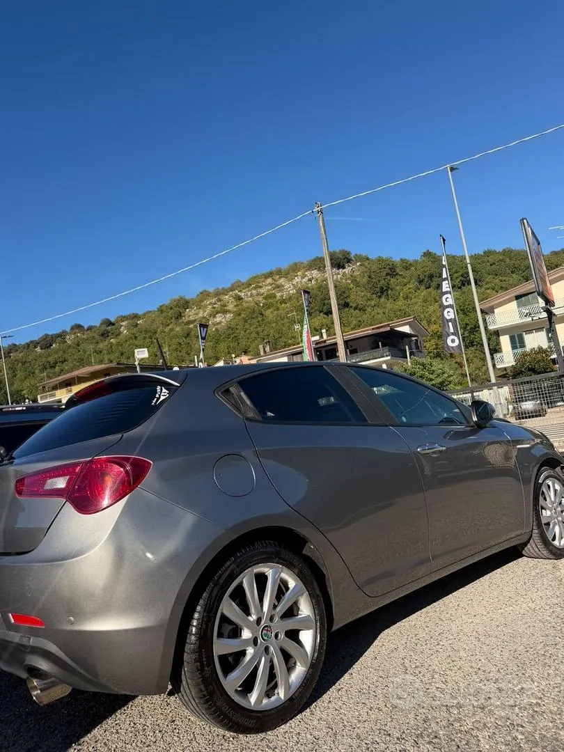 Alfa Romeo Giulietta 2016 photo 4