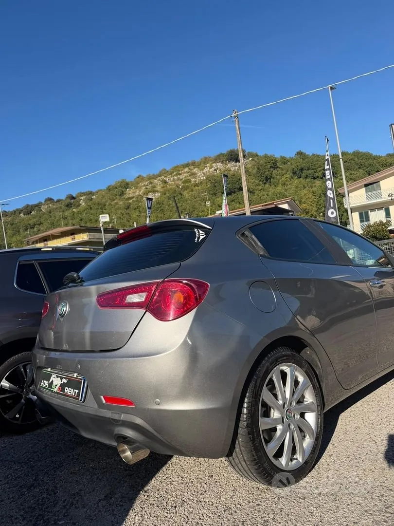 Alfa Romeo Giulietta 2016 photo 2