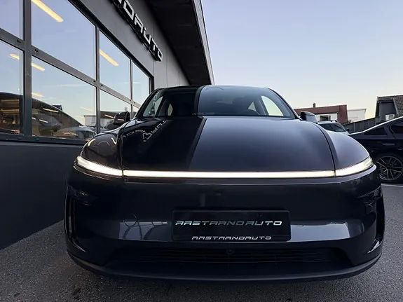Tesla Model Y 2025 photo 3