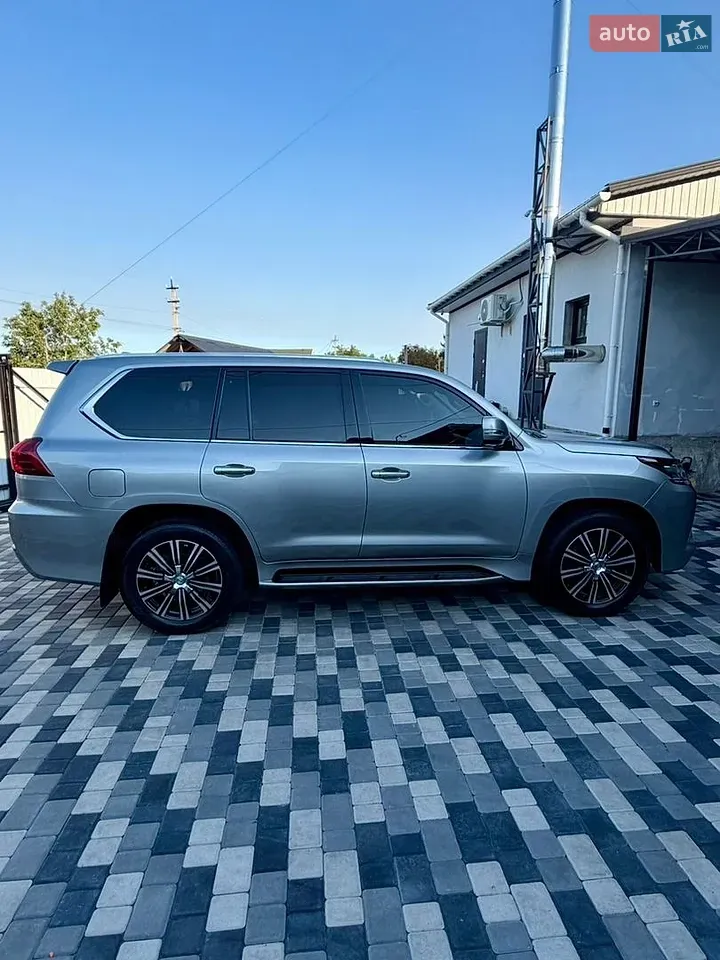 Lexus Lx 2017 photo 4