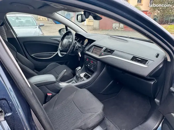 Citroen C5 2012 photo 4