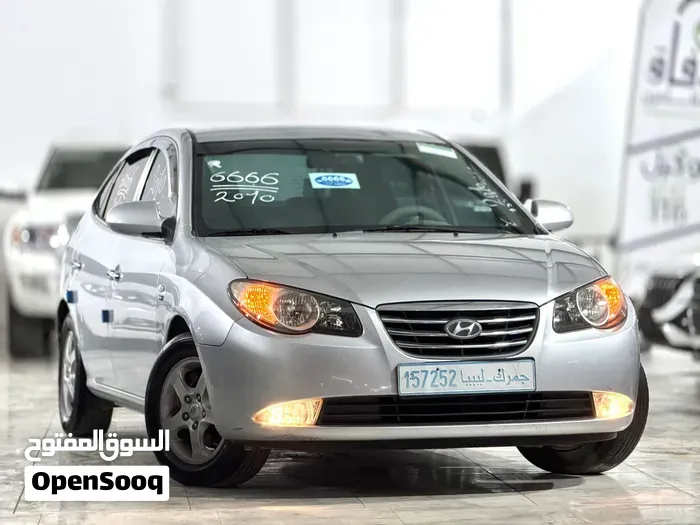 Hyundai Avante 2010 photo 2