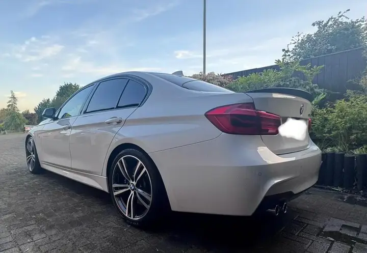 BMW 3 Series 2016 photo 3