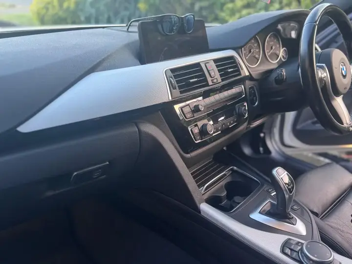 BMW 3 Series 2016 photo 4