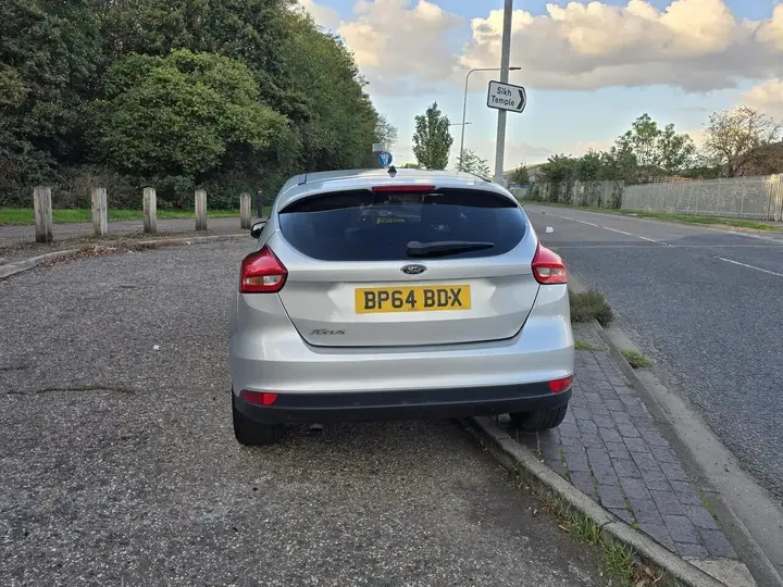 Ford Focus 2015 photo 2