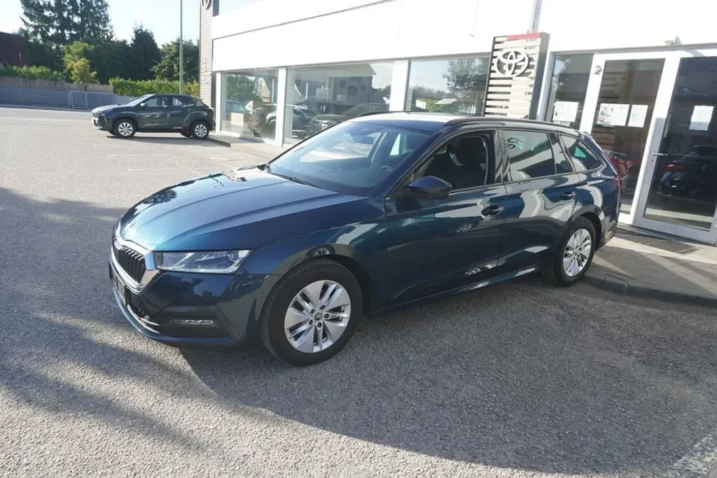 Skoda Octavia 2023 photo 2