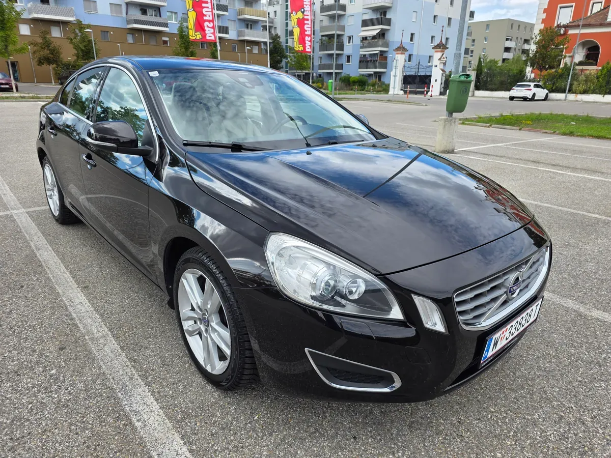 Volvo S60 2012 photo 3