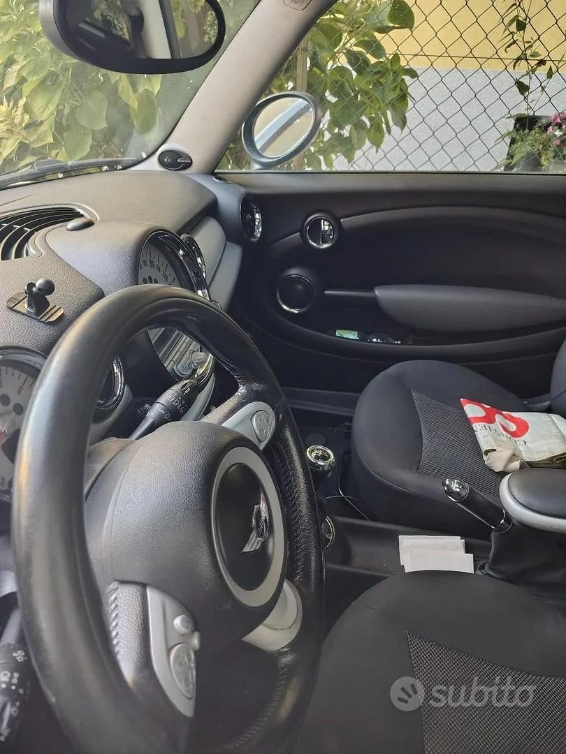 Mini Cooper 2010 photo 4