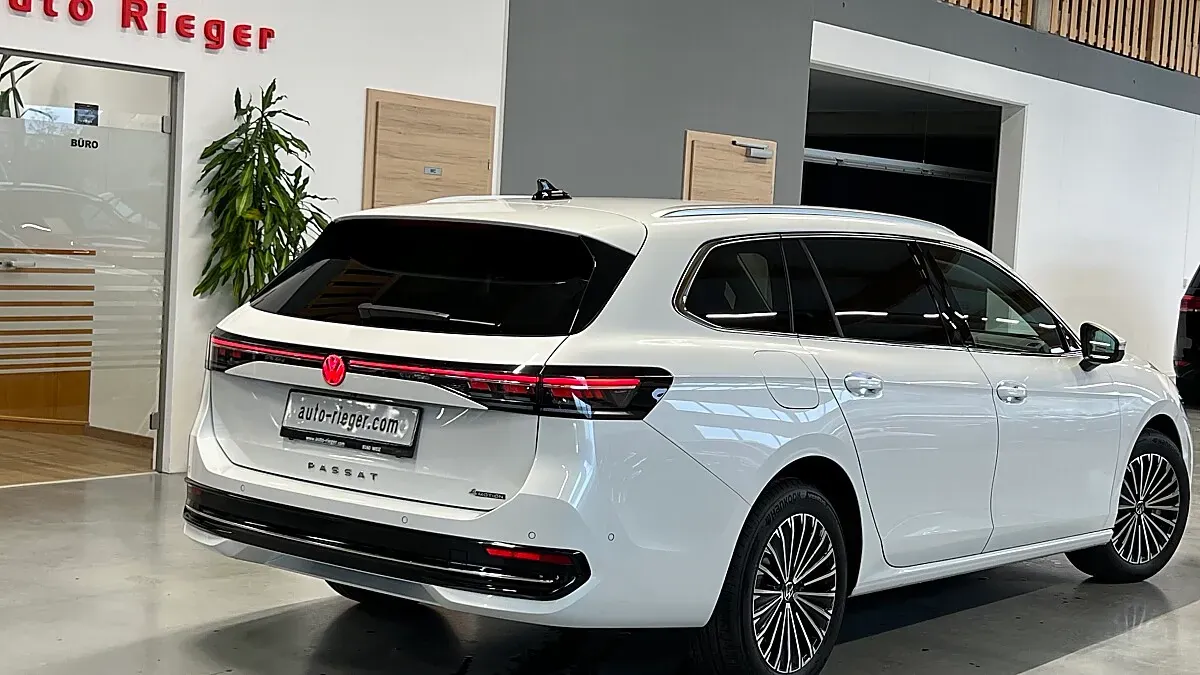 Volkswagen Passat 2025 photo 3