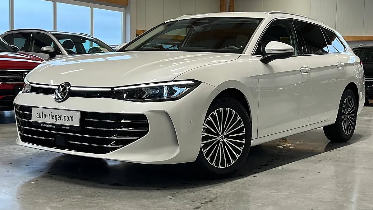 Volkswagen Passat 2025 photo 2