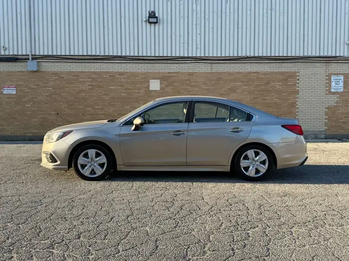 Subaru Legacy 2019 photo 3