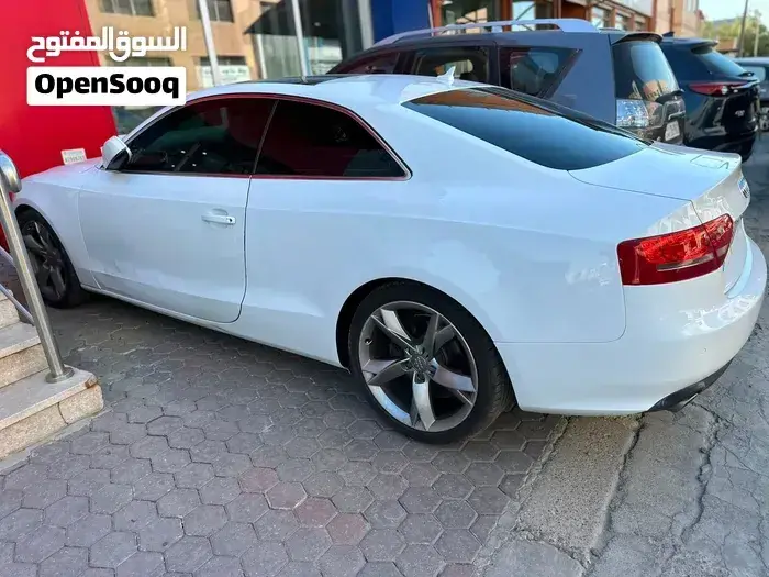 Audi A5 2011 photo 2
