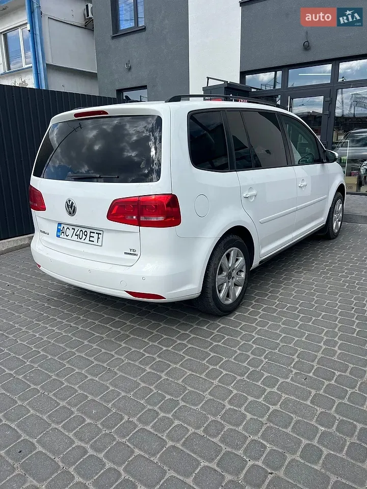Volkswagen Touran 2012 photo 4