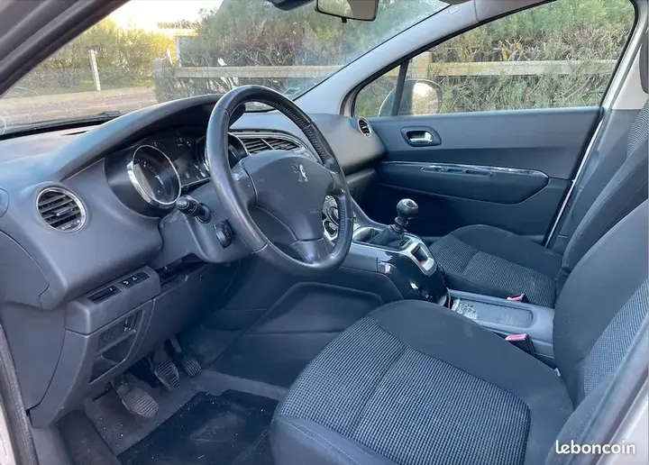 Peugeot 5008 2011 photo 3
