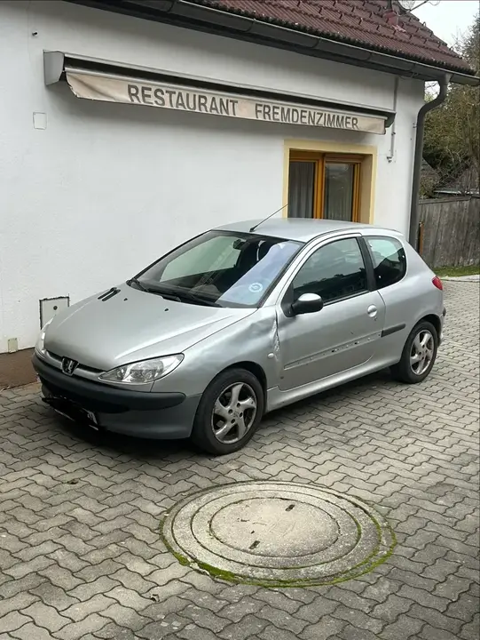 Peugeot 206