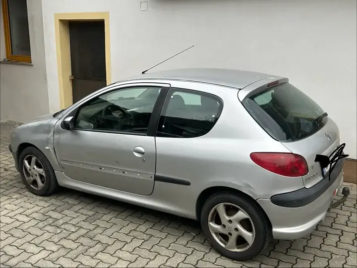 Peugeot 206 2002 photo 3
