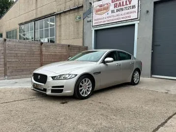 Jaguar Xe 2016 photo 3