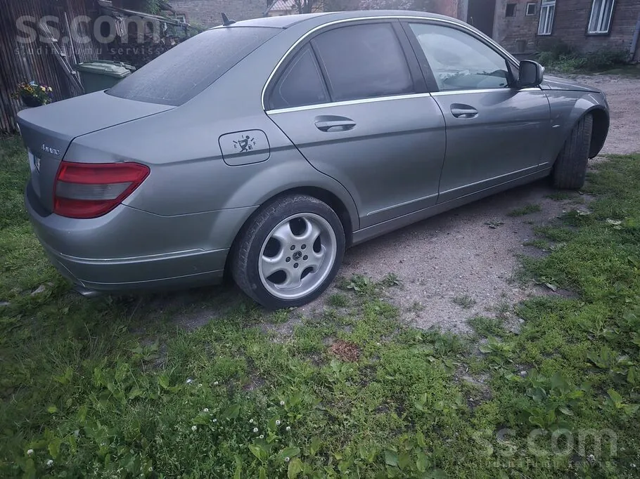 Mercedes-Benz C320 2008 photo 4
