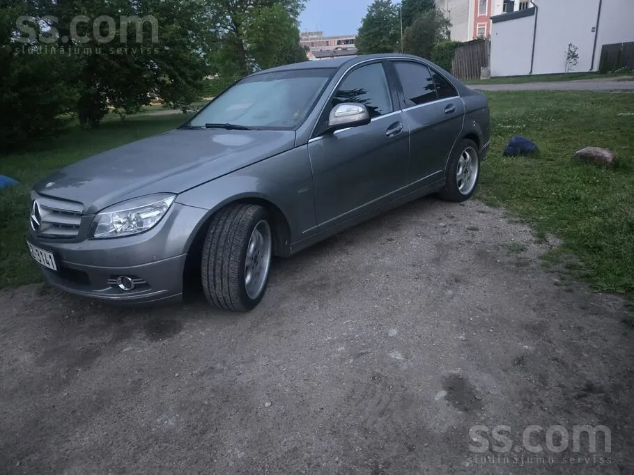 Mercedes-Benz C320