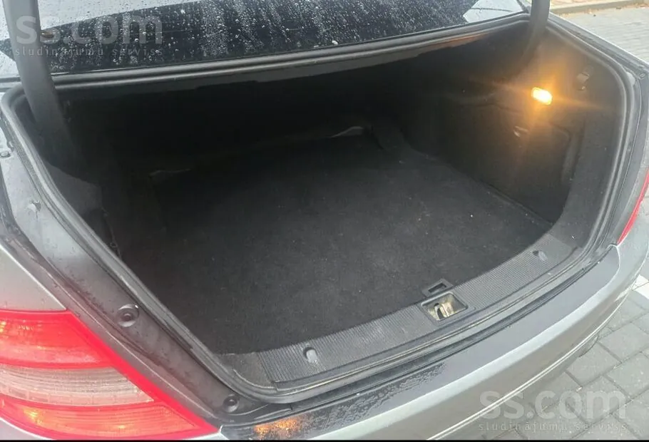 Mercedes-Benz C320 2008 photo 5