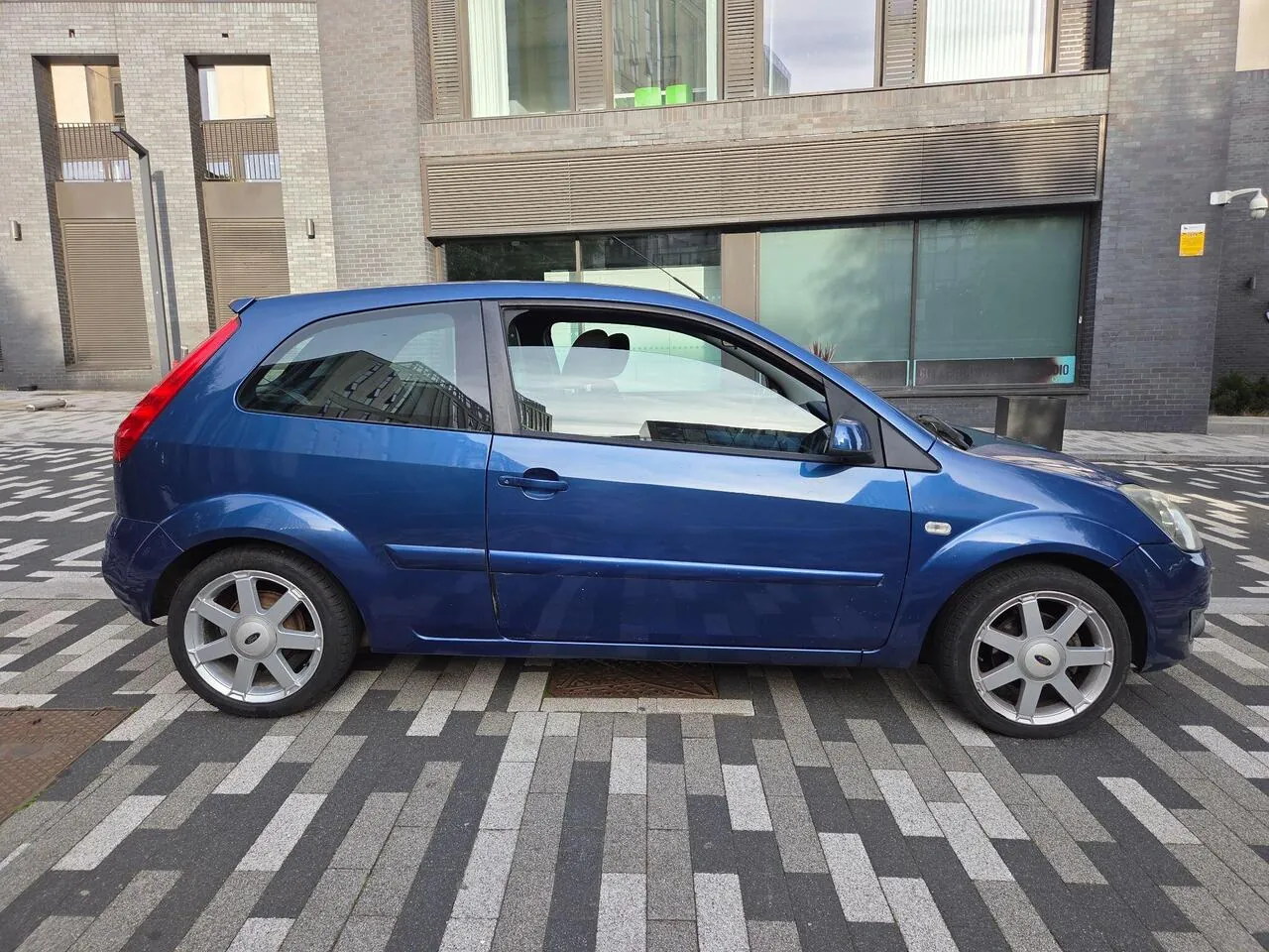 Ford Fiesta 2008 photo 4