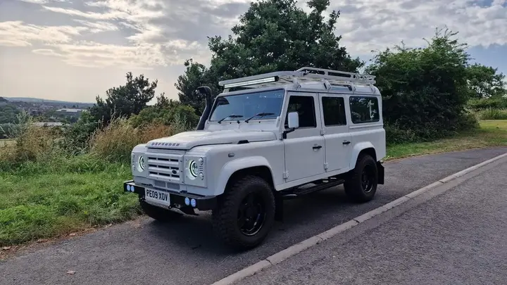 Land Rover Defender 110 2009 photo 4