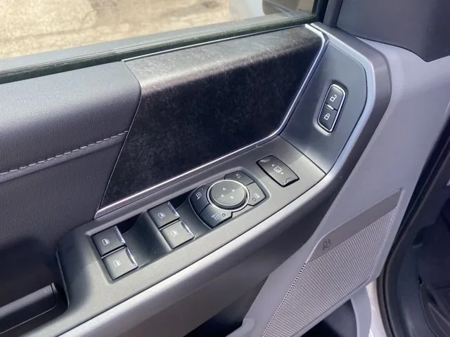 Ford Super Duty F-350 2026 photo 5