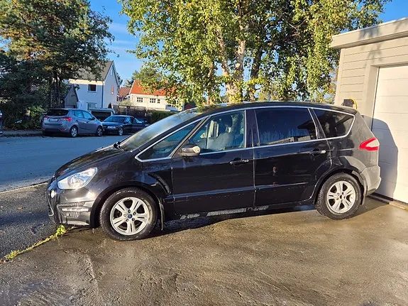 Ford S-Max 2013 photo 4