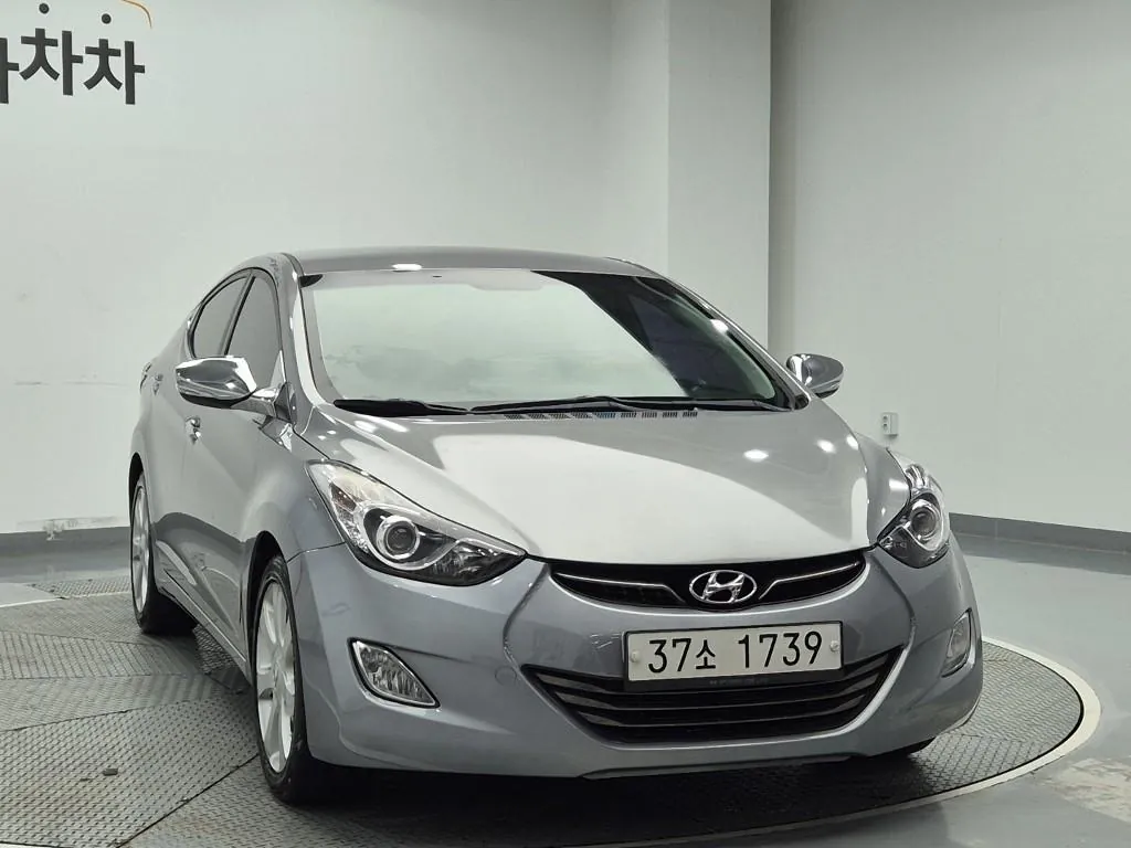 Hyundai Avante 2011 photo 4