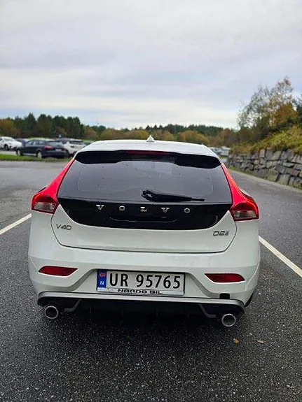 Volvo V40 2017 photo 2