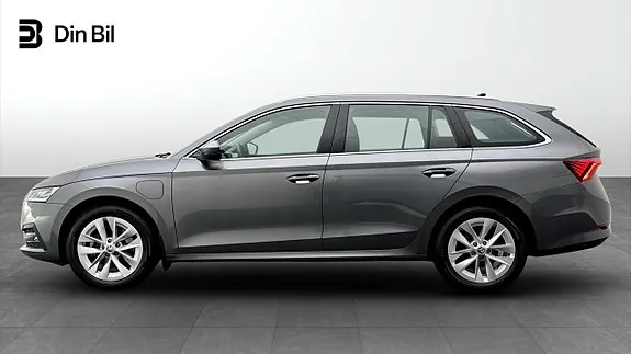 Skoda Octavia 2024 photo 2