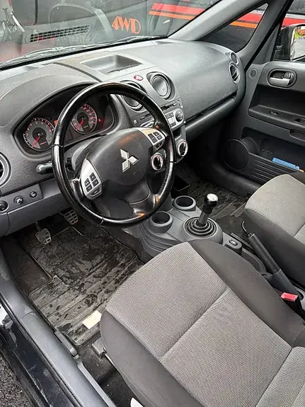 Mitsubishi Colt 2013 photo 5