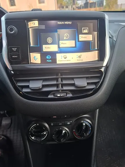 Peugeot 208 2012 photo 5