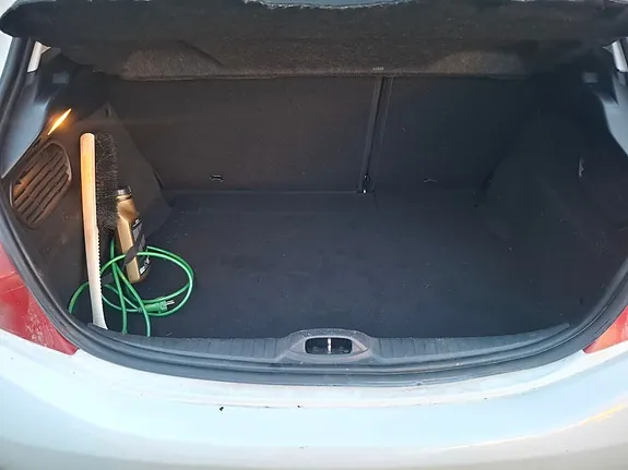 Peugeot 208 2012 photo 3