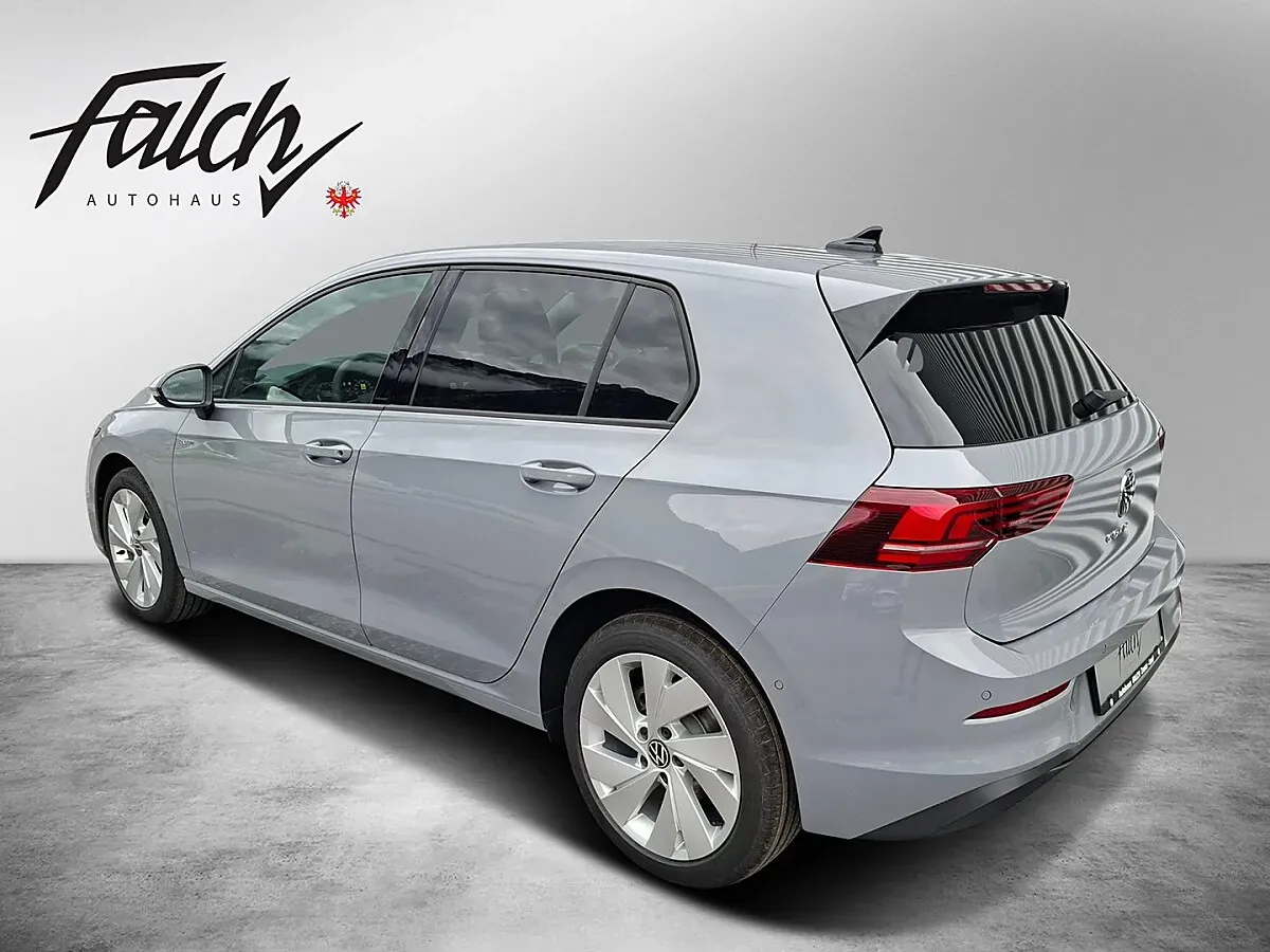 Volkswagen Golf 2026 photo 3