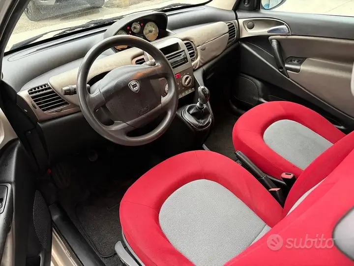 Lancia Ypsilon 2003 photo 2