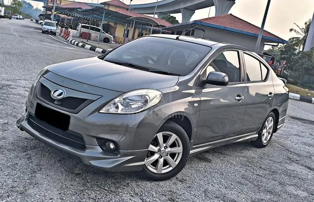 Nissan Almera