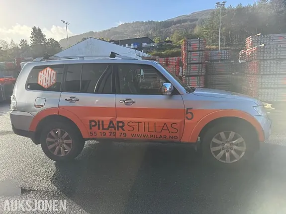 Mitsubishi Pajero 2011 photo 5