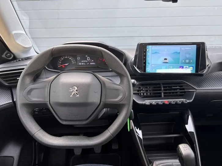 Peugeot 208 2020 photo 3